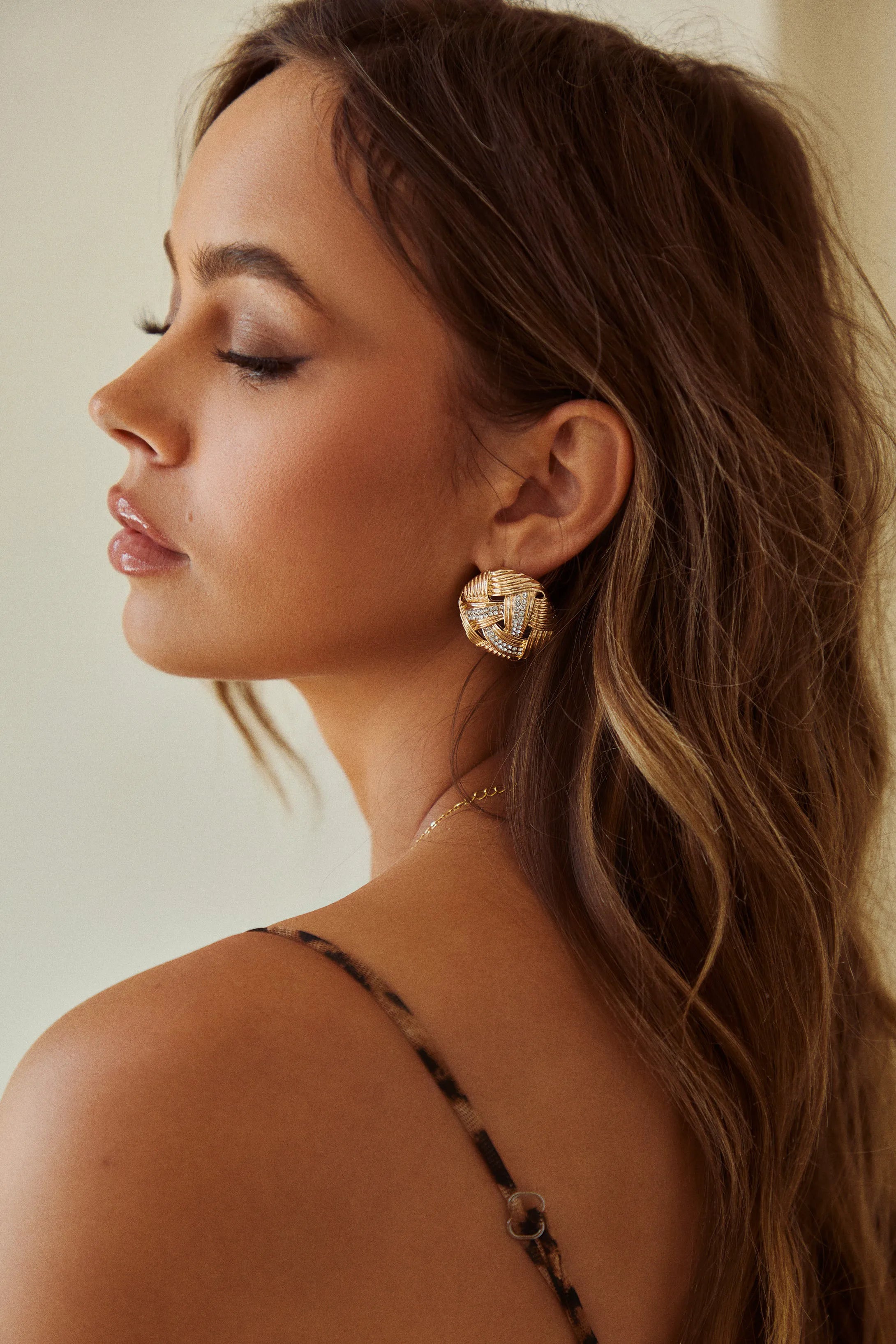 Daya Chunky Embellished Earring - Gold