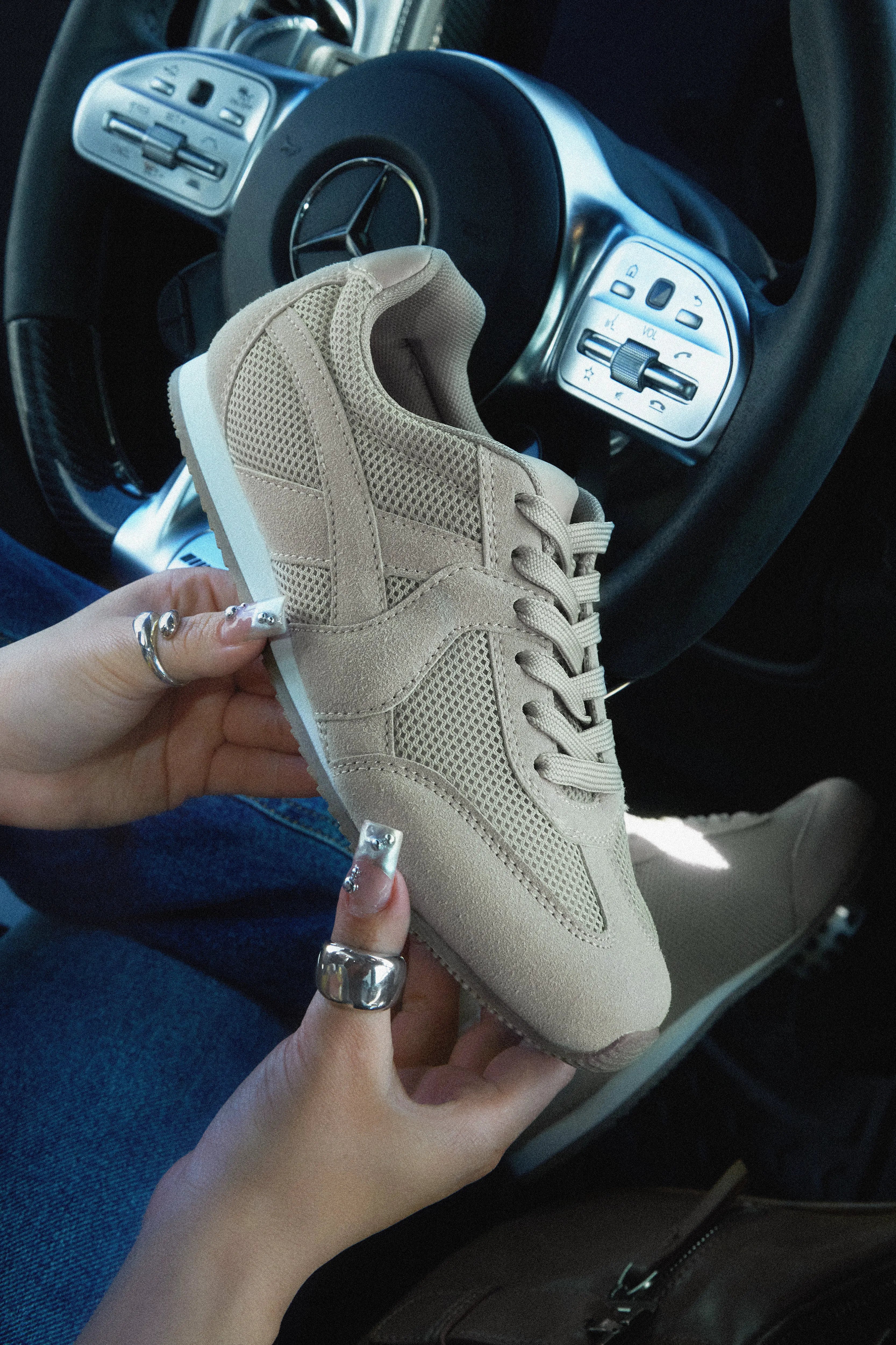 Taupe